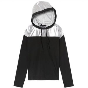 Victoria Sport Black and Reflective Anorak Pullover